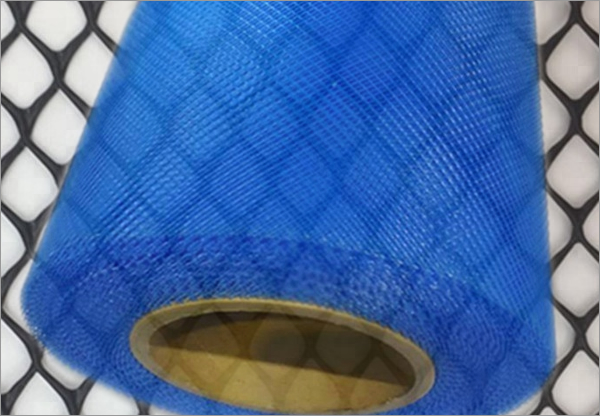 Extruded Plastic Mesh for Flight Pens and Bird Netting