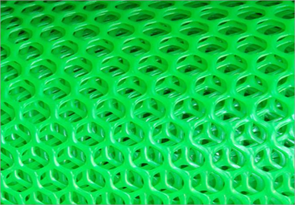 Toris Plastic Chicken Wire Mesh Hexagonal Plastic Poultry Netting Extruded Plastic Chicken Wire Fence PVC Coated Plastic Poultry Netting