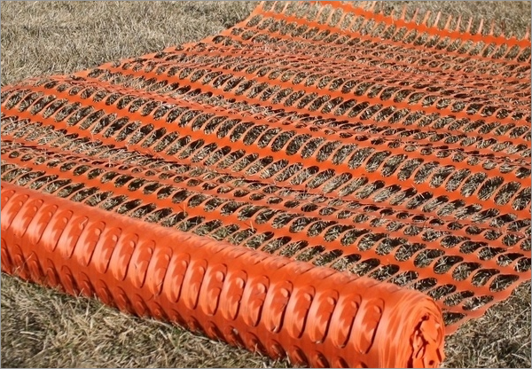 Orange color plastic mesh fence